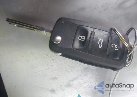 2010 Volkswagen Jetta S z USA, uszkodzony, nr VIN 3VWJZ7AJ5AM089487